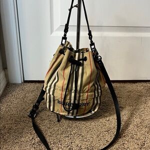 3309 Burberry Beige and Black Striped Drawstring Bag